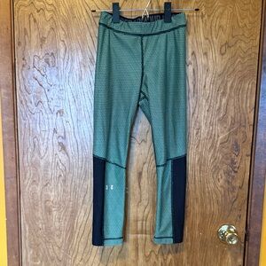 Under Armour Green Patterned Kids Athletic Leggings with Black Panels Size M